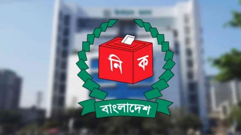 প্রার্থীর নাম ও প্রতীকসহ ব্যালট পেপার রিটার্নিং কর্মকর্তাদের কাছে পাঠাচ্ছে ইসি