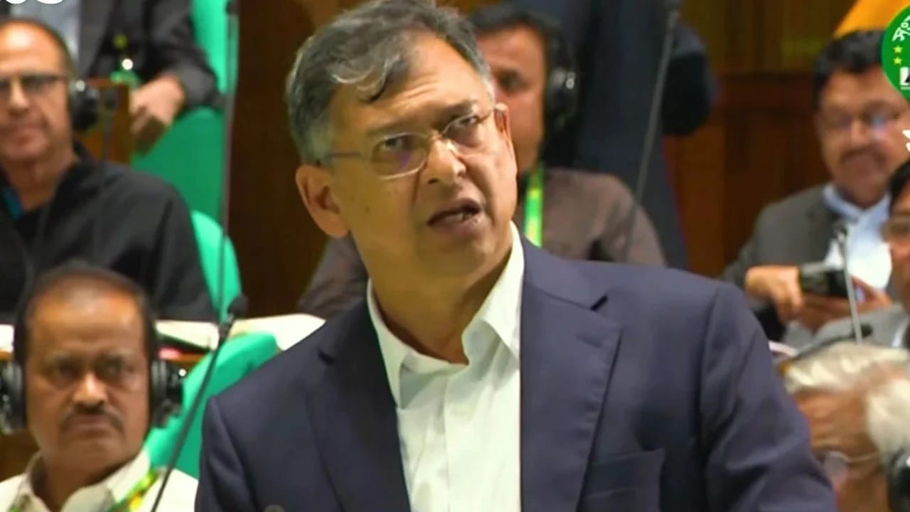 আন্তর্জাতিক বিমানবন্দরসমূহে নিরাপত্তা নিশ্চিতে সরকারের বহুমাত্রিক পদক্ষেপ গ্রহণ