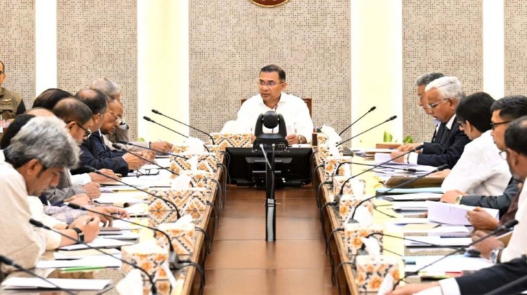 হতদরিদ্র ও নারীরা অগ্রাধিকারে; ঈদের আগেই ৫ কোটি পরিবার পাচ্ছে 'ফ্যামিলি কার্ড'