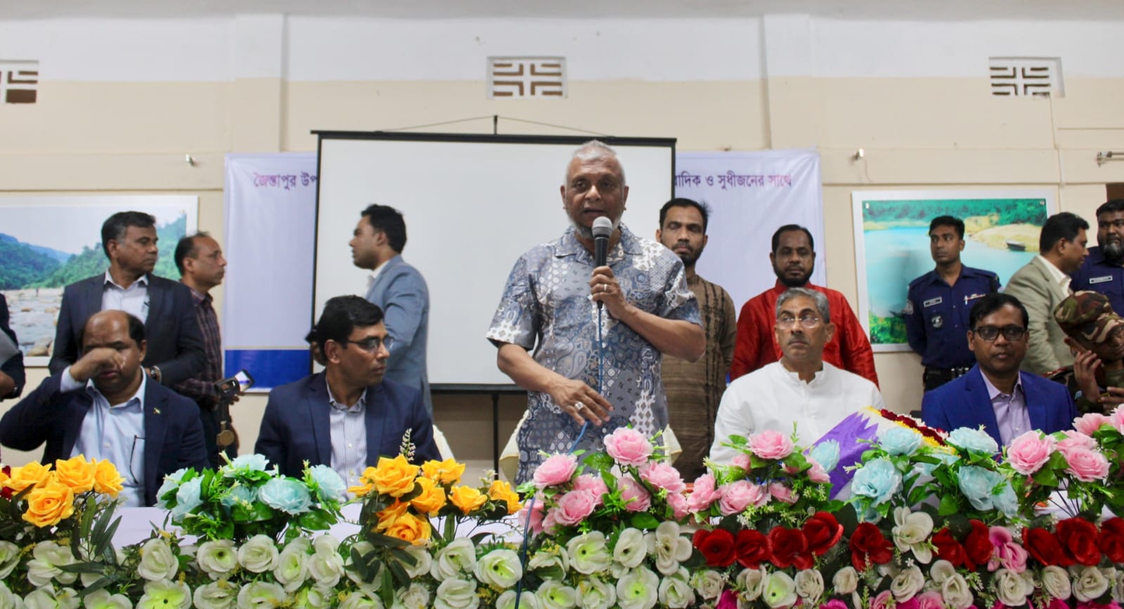 জৈন্তাপুরে দুই মন্ত্রীর মতবিনিময় ১৮০ দিনে দৃশ্যমান হবে খাল খনন কর্মসূচি