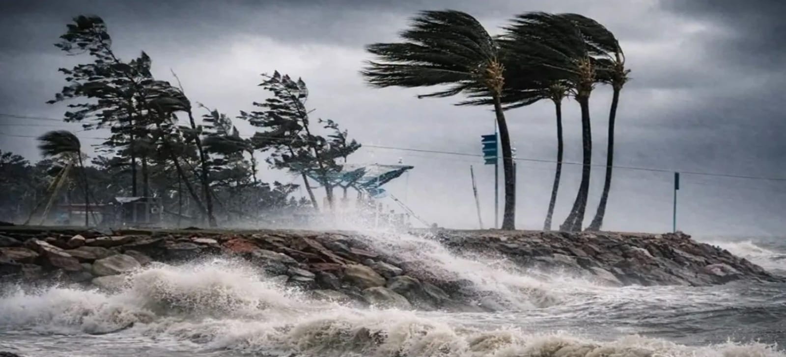 ঢাকার চারপাশসহ দেশের ১৯ অঞ্চলে ঝড়বৃষ্টির পূর্বাভাস, নদীবন্দরগুলোতে এক নম্বর সতর্ক সংকেত
