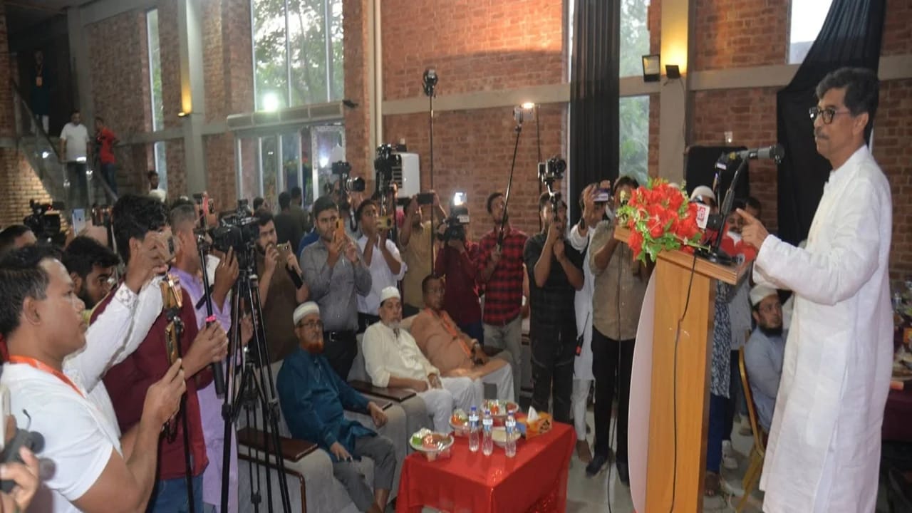 সততা ও সুশাসনের মাধ্যমেই গড়ে উঠবে সুন্দর বাংলাদেশ: কৃষিমন্ত্রী