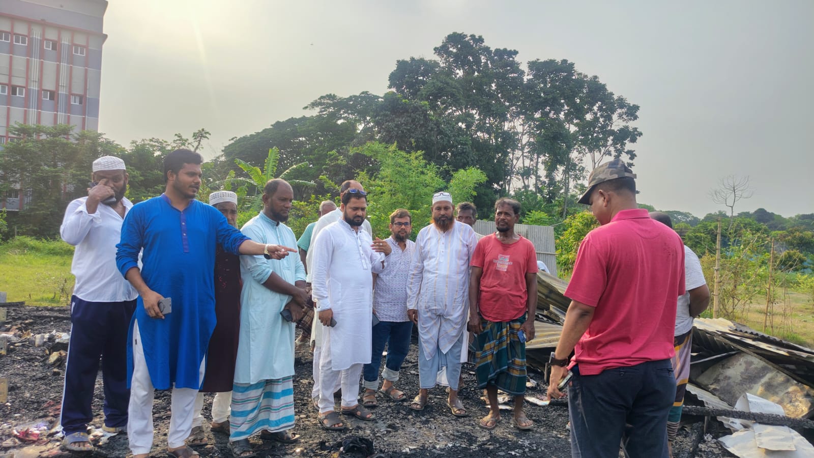 মুরাদনগরের সোনাকান্দা গ্রামে ভয়াবহ অগ্নিকাণ্ডে বসতবাড়ি পুড়ে ছাই, প্রায় ৮ লাখ টাকার ক্ষয়ক্ষতি