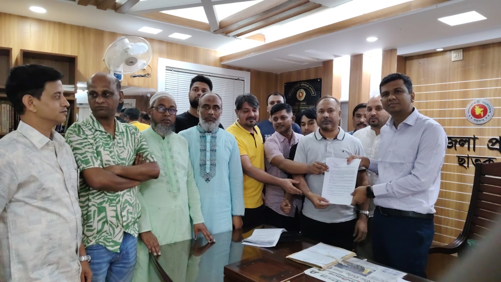 কৈতক হাসপাতালের ভূমি অবৈধ দখলের অপচেষ্টার  প্রতিবাদে মানববন্ধন ও প্রতিবাদ সভা অনুষ্ঠিত