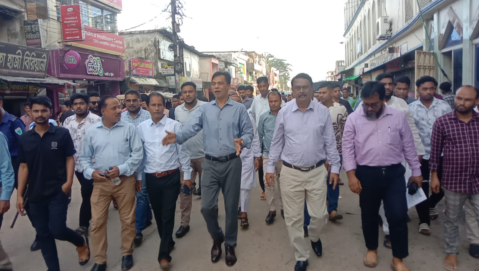 ছাতকে পৌর সভায় ১০০ কোটি টাকা ব্যয়ে আধুনিক ডিবাইডার, ফোরলেন সড়কসহ ২৬৬ কোটি টাকার উন্নয়ন কাজের পরিদর্শন করেছেন---এমপি মিলন