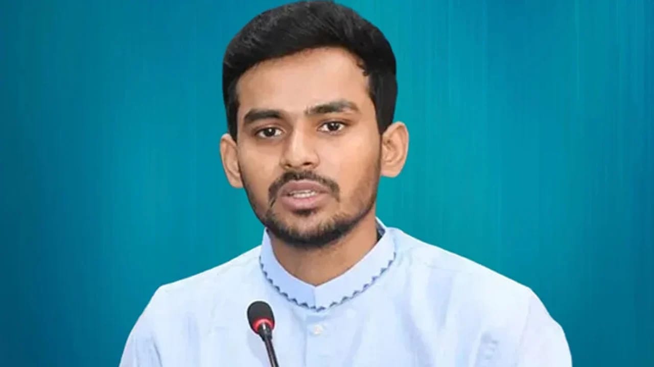 আসিফ মাহমুদের ব্যাংক হিসাব তলব করেছে বিএফআইইউ